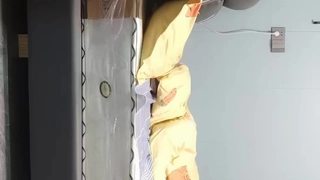 长相清纯JK装短裙妹子精彩大战 洗完澡穿上格子内衣肥逼抹上润滑油多种姿势随意玩弄