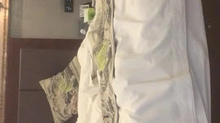 怎么联系学校附近的妹子呢[真实勾搭推到强上有夫之妇良家]太过猴急脱了裤子