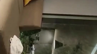 大奶子Nina Rivera给一个阳具丰满的黑人一个热辣的口交