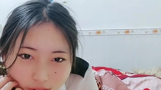 【Kaylee】美死了美死了咪咪还这么大跳蛋道具--人气女神极品反差婊插粉穴水不少一直流